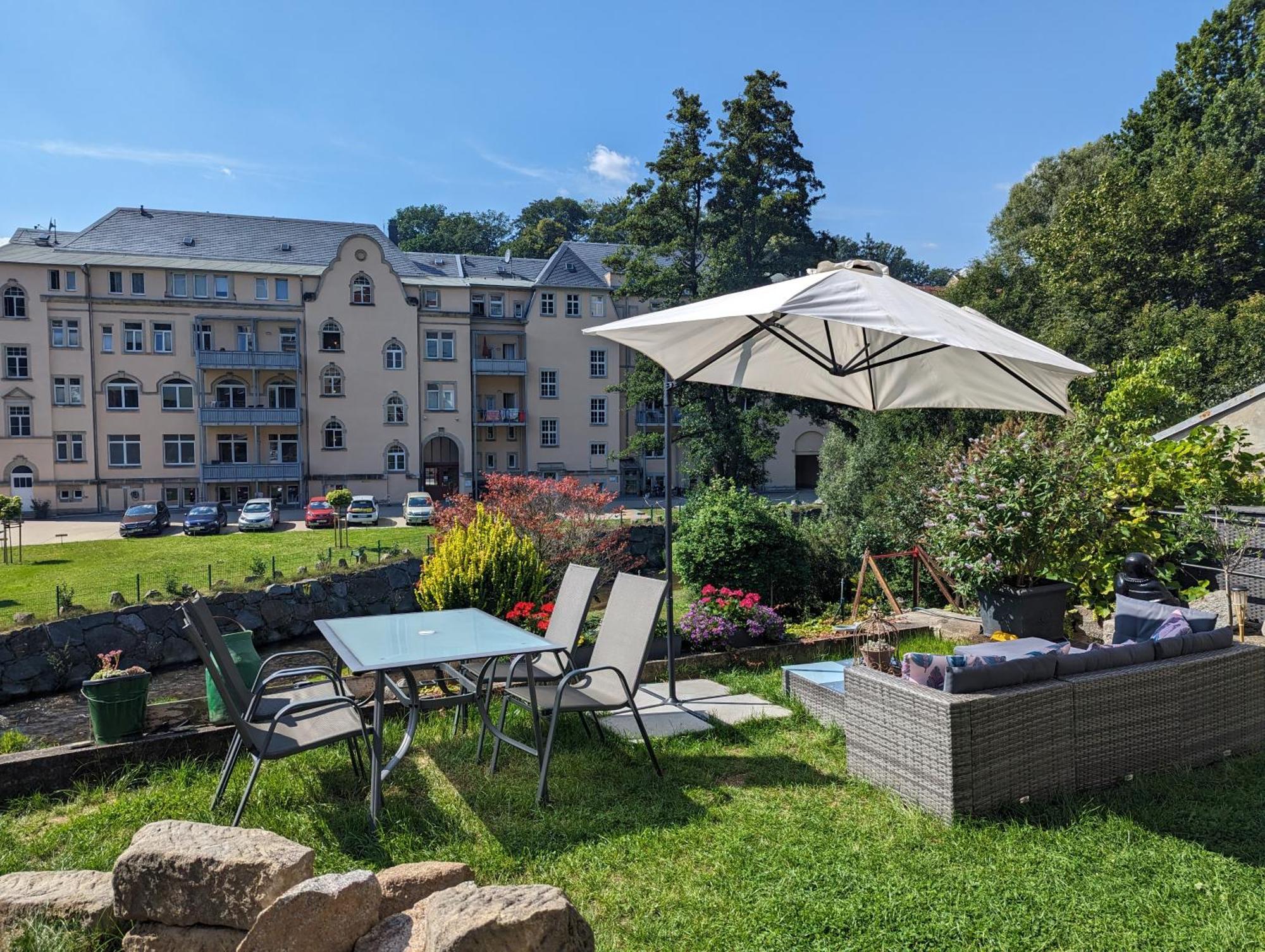 Famzi - Urlaubsmagie - Familienwohnung Mit Gemeinschaftsgarten, -Sauna & -Pool Sebnitz Bagian luar foto