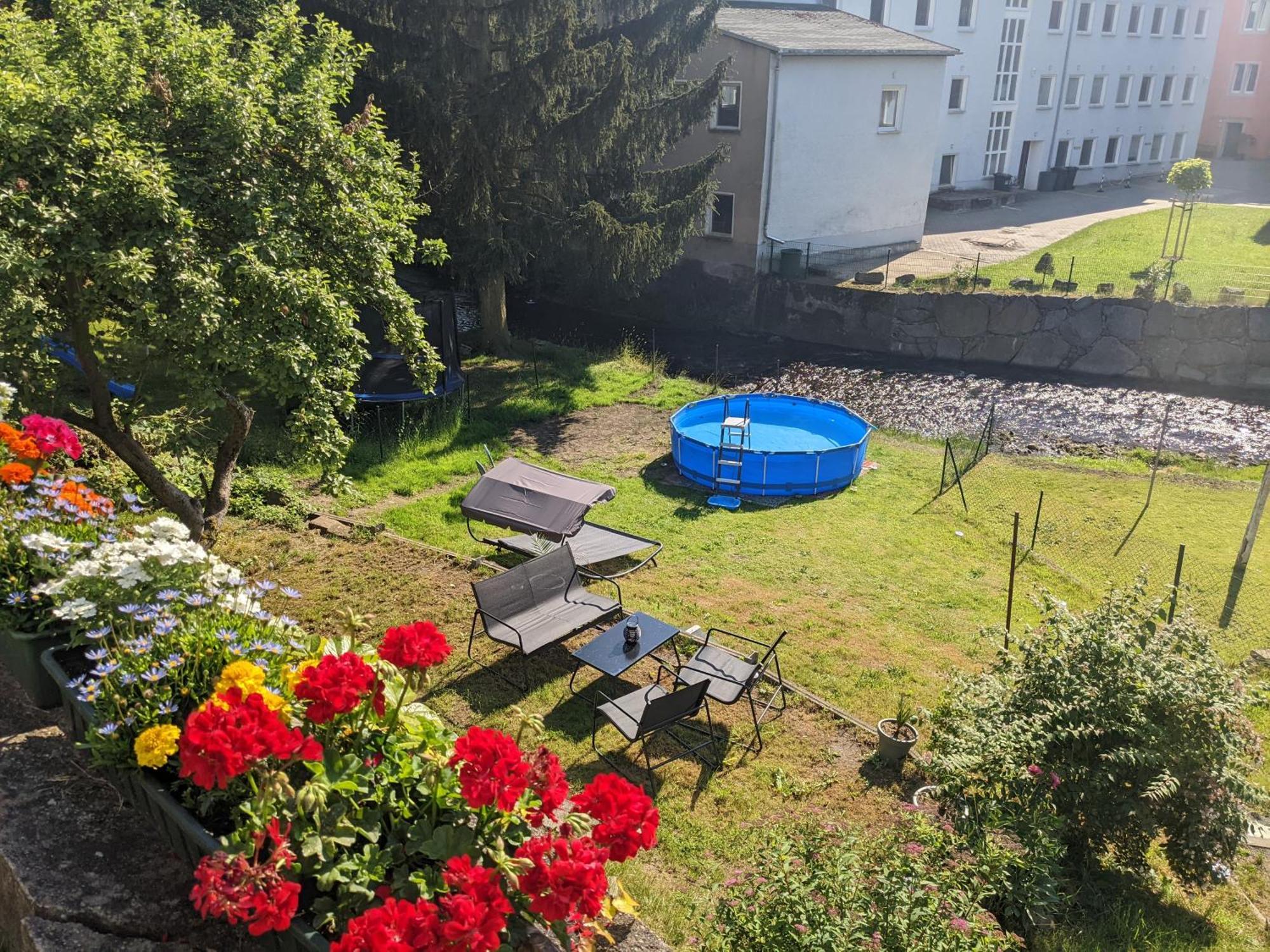 Famzi - Urlaubsmagie - Familienwohnung Mit Gemeinschaftsgarten, -Sauna & -Pool Sebnitz Bagian luar foto