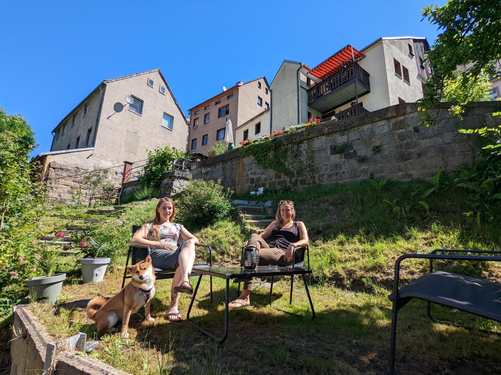 Famzi - Urlaubsmagie - Familienwohnung Mit Gemeinschaftsgarten, -Sauna & -Pool Sebnitz Bagian luar foto