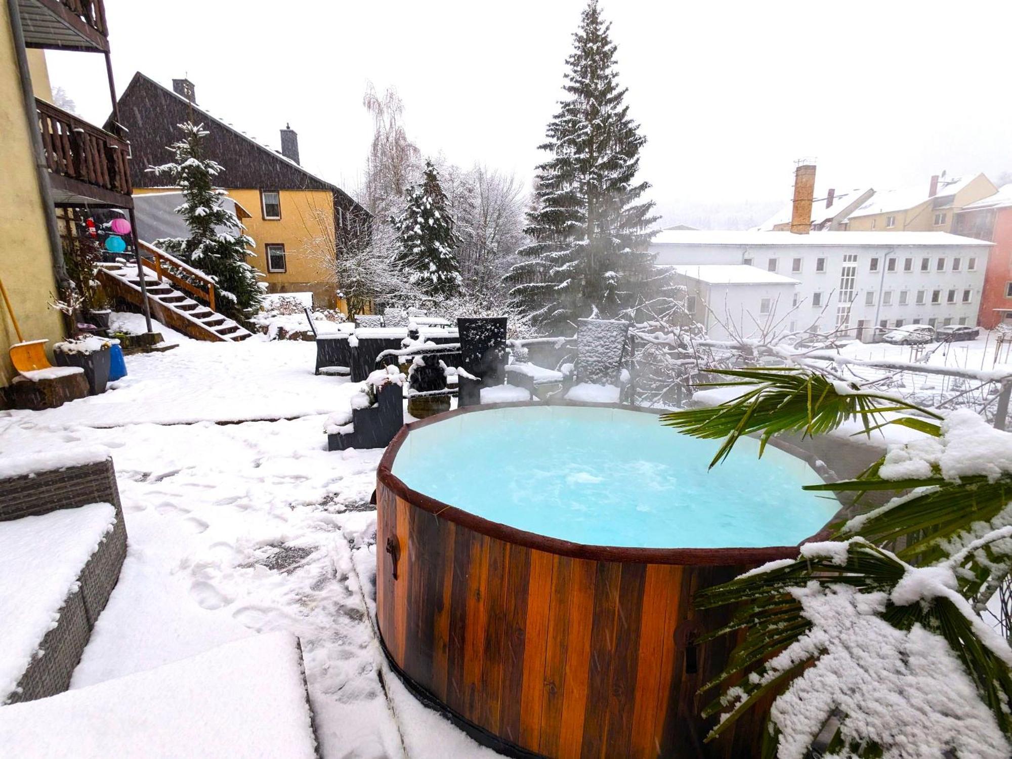Famzi - Urlaubsmagie - Familienwohnung Mit Gemeinschaftsgarten, -Sauna & -Pool Sebnitz Bagian luar foto