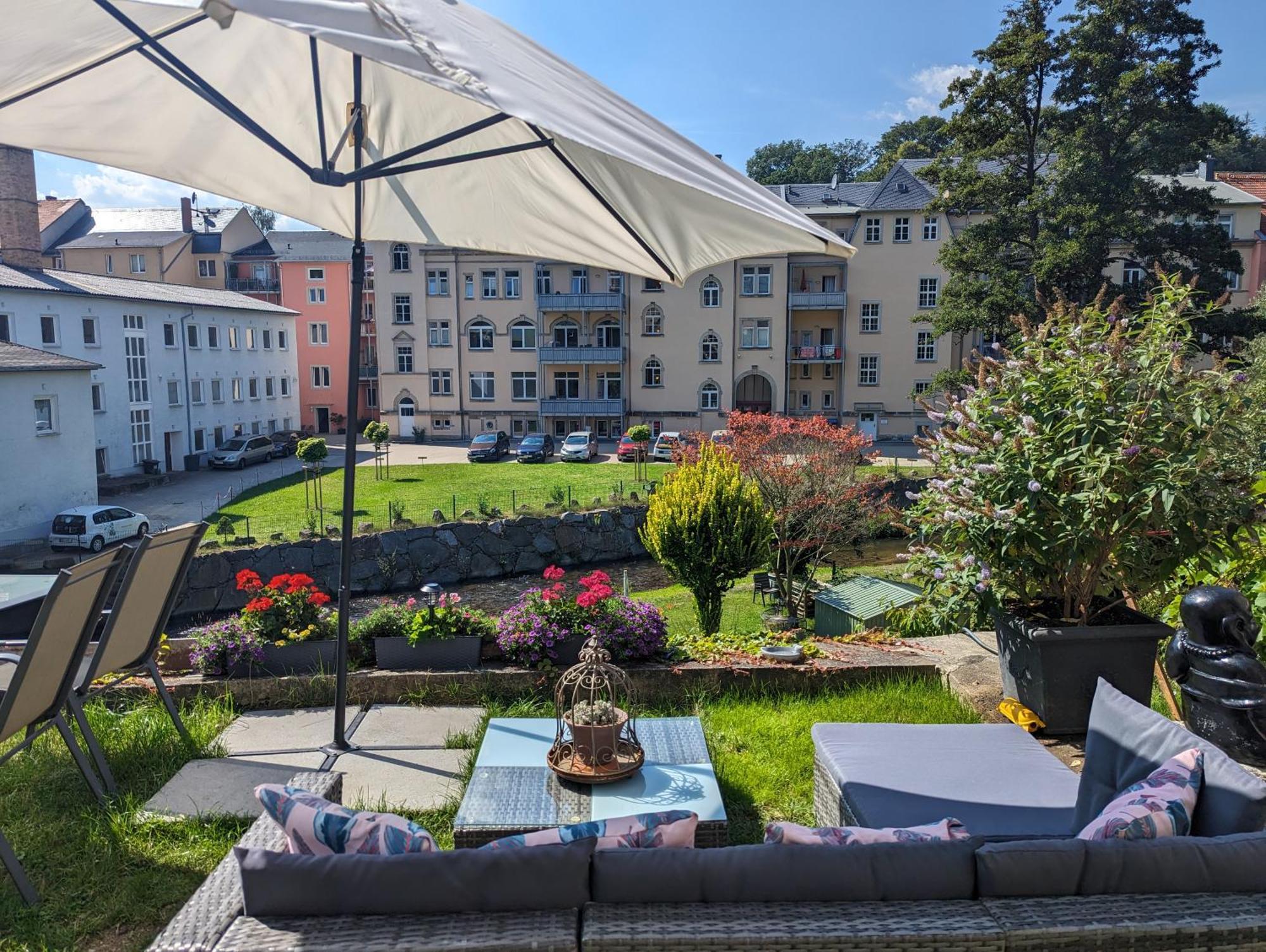 Famzi - Urlaubsmagie - Familienwohnung Mit Gemeinschaftsgarten, -Sauna & -Pool Sebnitz Bagian luar foto