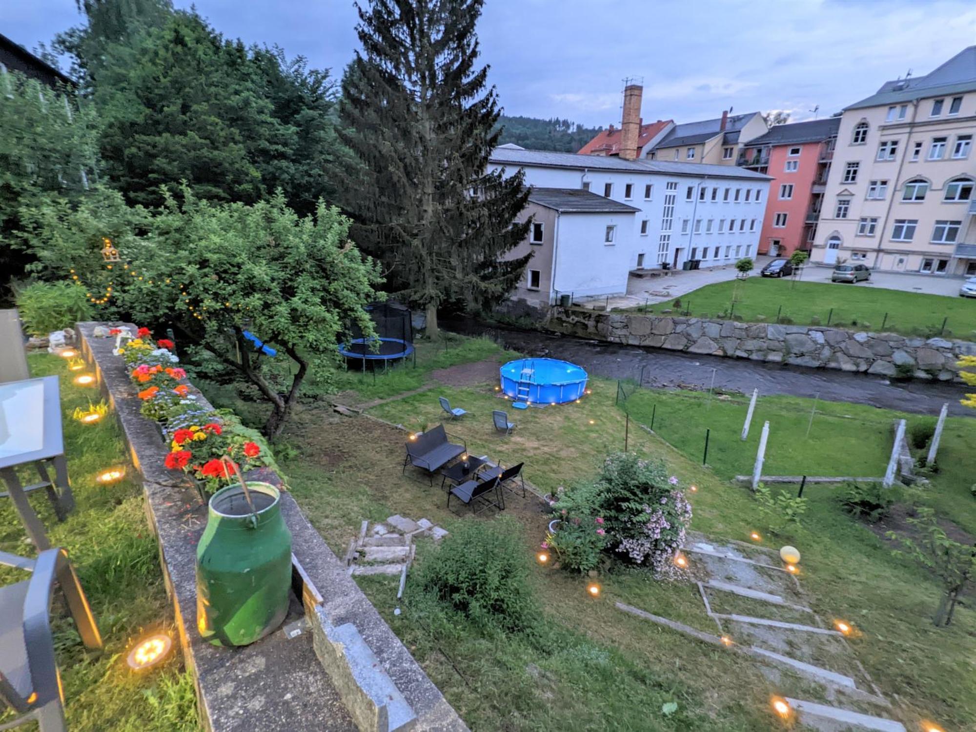 Famzi - Urlaubsmagie - Familienwohnung Mit Gemeinschaftsgarten, -Sauna & -Pool Sebnitz Bagian luar foto
