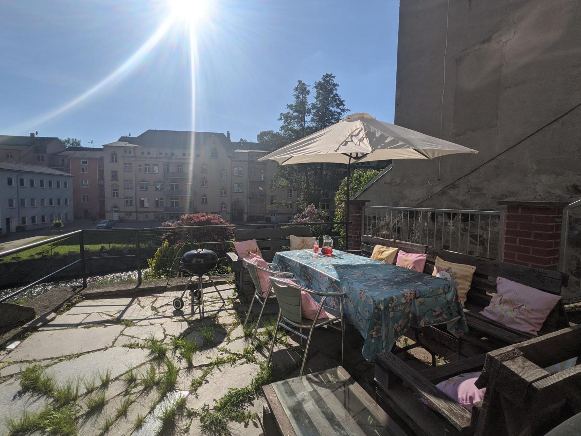Famzi - Urlaubsmagie - Familienwohnung Mit Gemeinschaftsgarten, -Sauna & -Pool Sebnitz Bagian luar foto