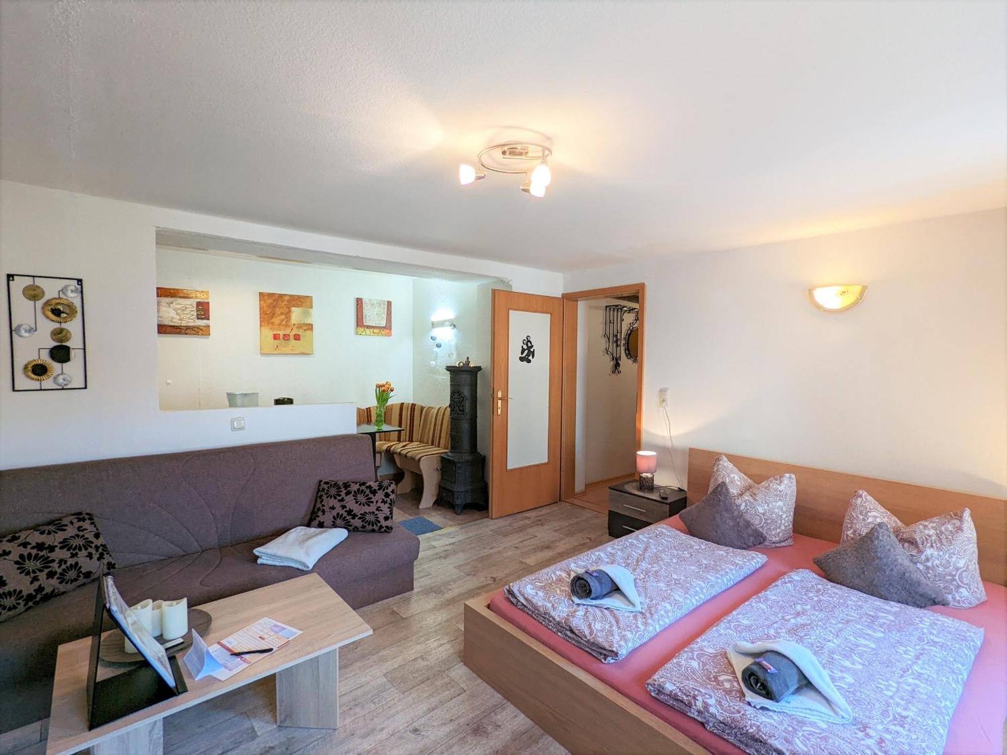 Famzi - Urlaubsmagie - Familienwohnung Mit Gemeinschaftsgarten, -Sauna & -Pool Sebnitz Bagian luar foto