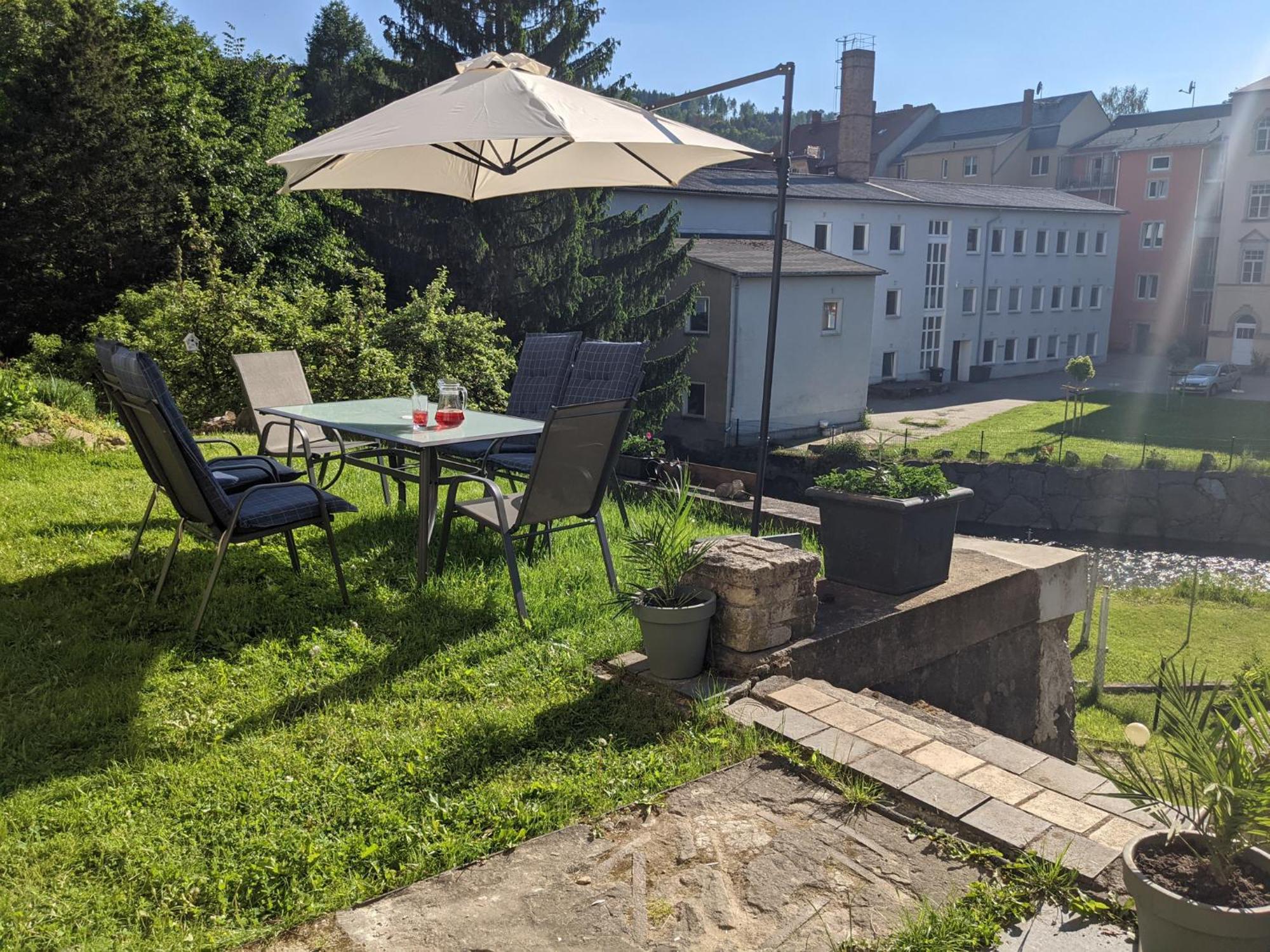 Famzi - Urlaubsmagie - Familienwohnung Mit Gemeinschaftsgarten, -Sauna & -Pool Sebnitz Bagian luar foto
