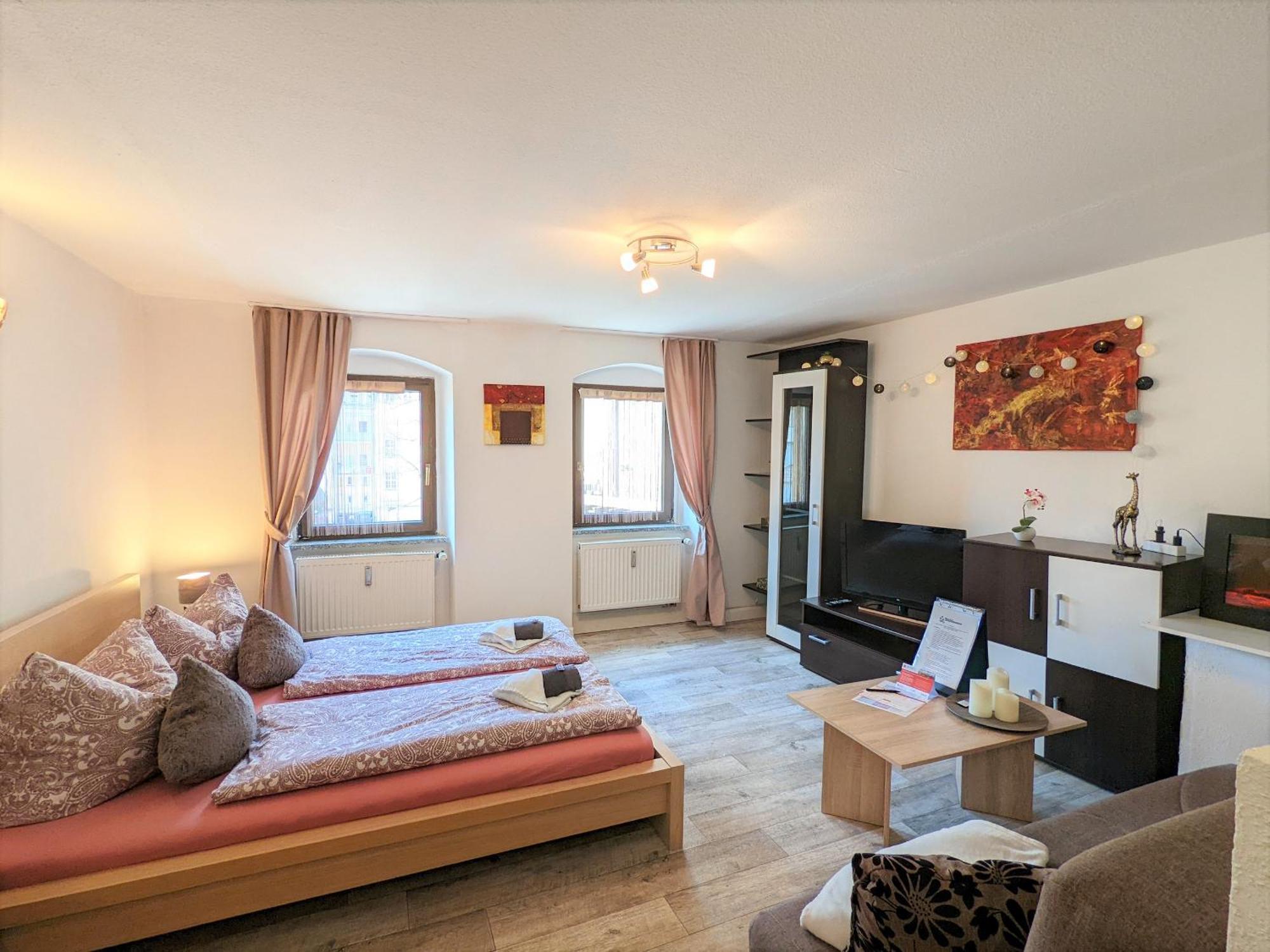 Famzi - Urlaubsmagie - Familienwohnung Mit Gemeinschaftsgarten, -Sauna & -Pool Sebnitz Bagian luar foto