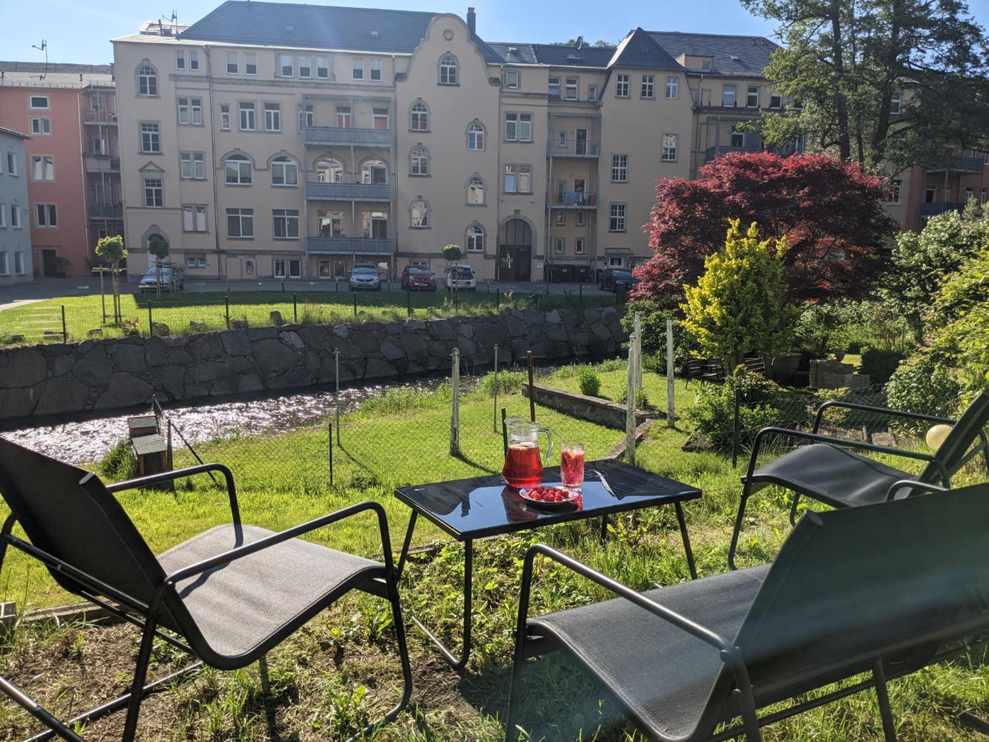 Famzi - Urlaubsmagie - Familienwohnung Mit Gemeinschaftsgarten, -Sauna & -Pool Sebnitz Bagian luar foto