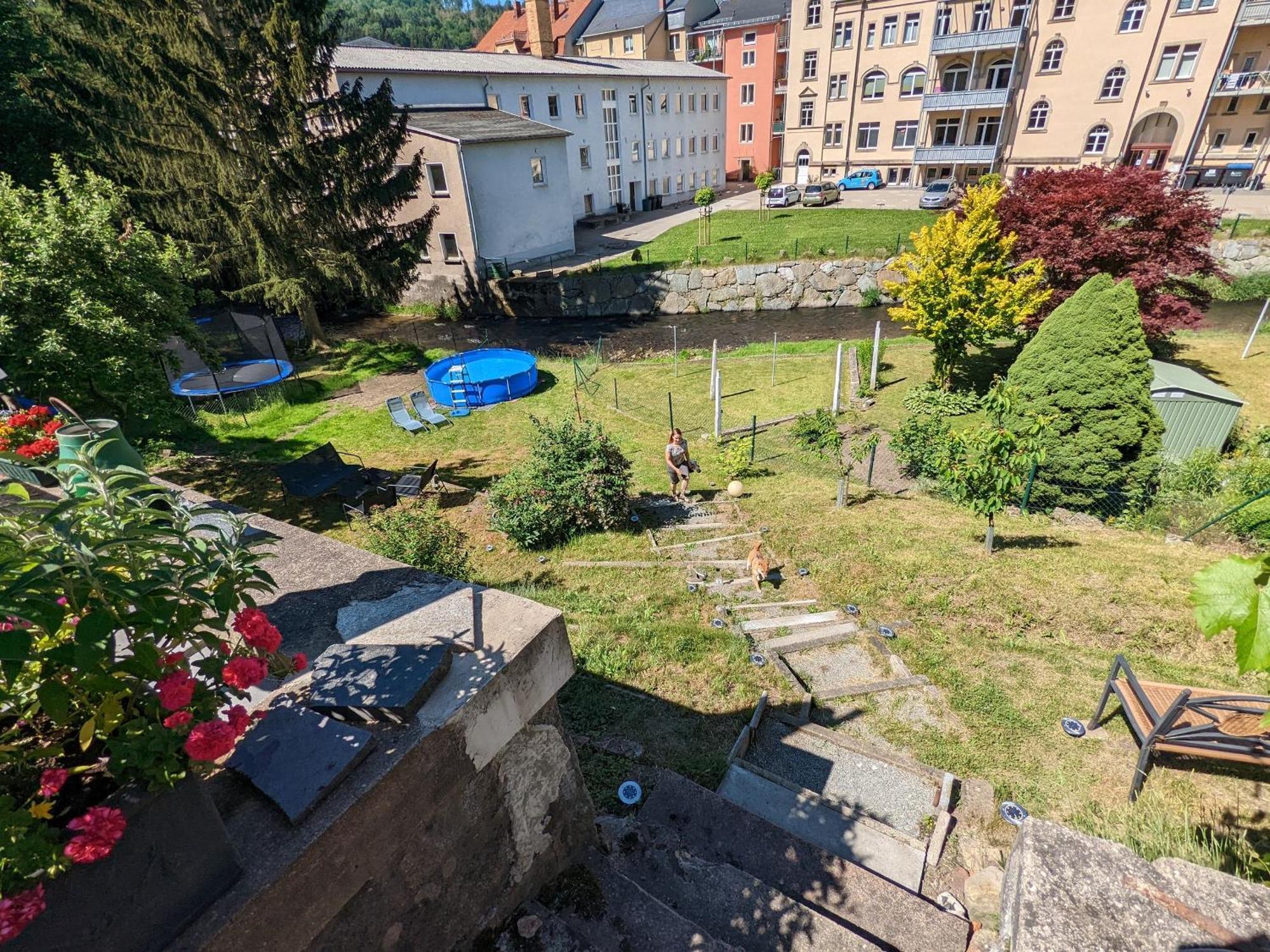 Famzi - Urlaubsmagie - Familienwohnung Mit Gemeinschaftsgarten, -Sauna & -Pool Sebnitz Bagian luar foto