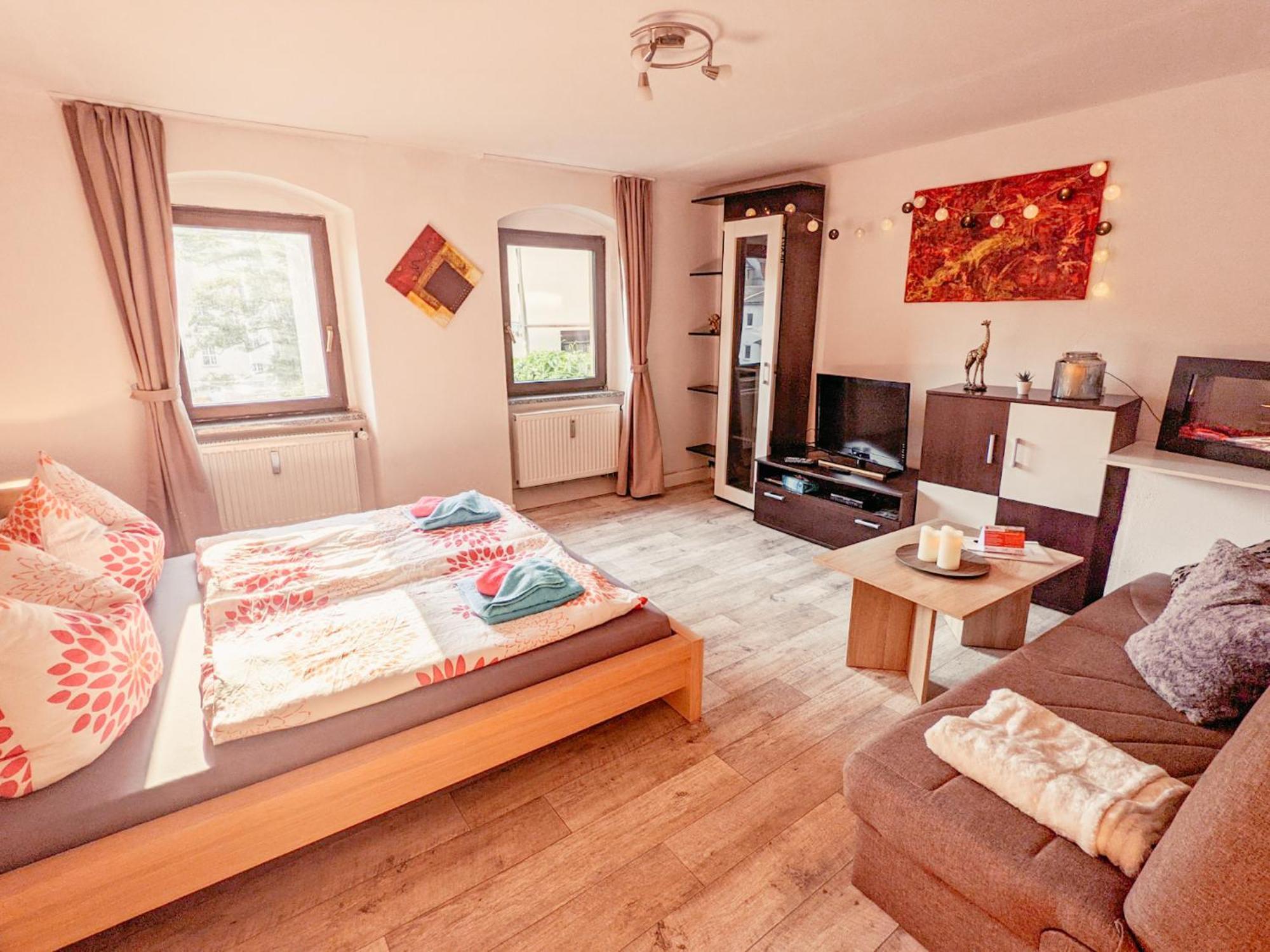 Famzi - Urlaubsmagie - Familienwohnung Mit Gemeinschaftsgarten, -Sauna & -Pool Sebnitz Bagian luar foto